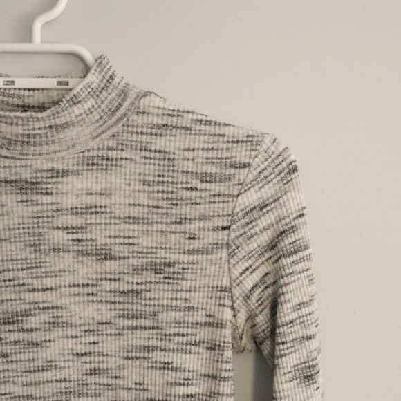 Dynamite Women's Sz S Mock Neck Ribbed Long Sleeve Stretch Pullover T-Shirt Top - Picture 5 of 11